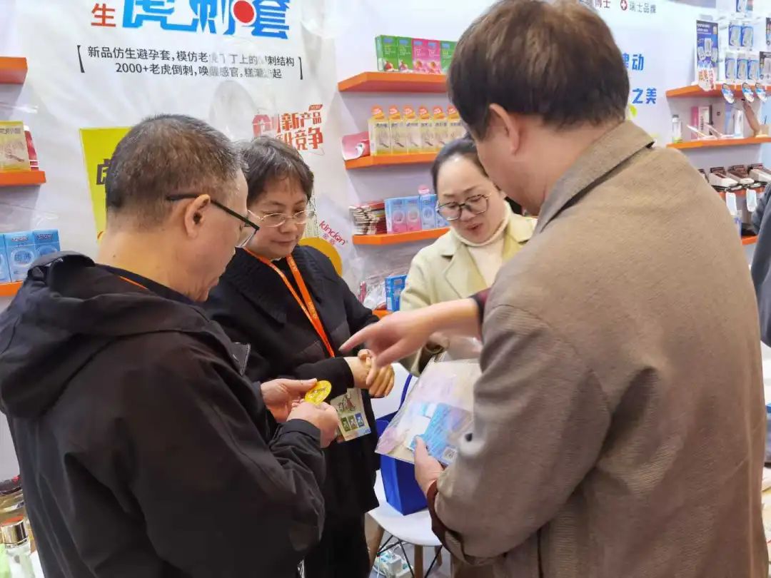 西鼎會盛況，康祥這兩大新品，藥店老板都在問2.jpg
